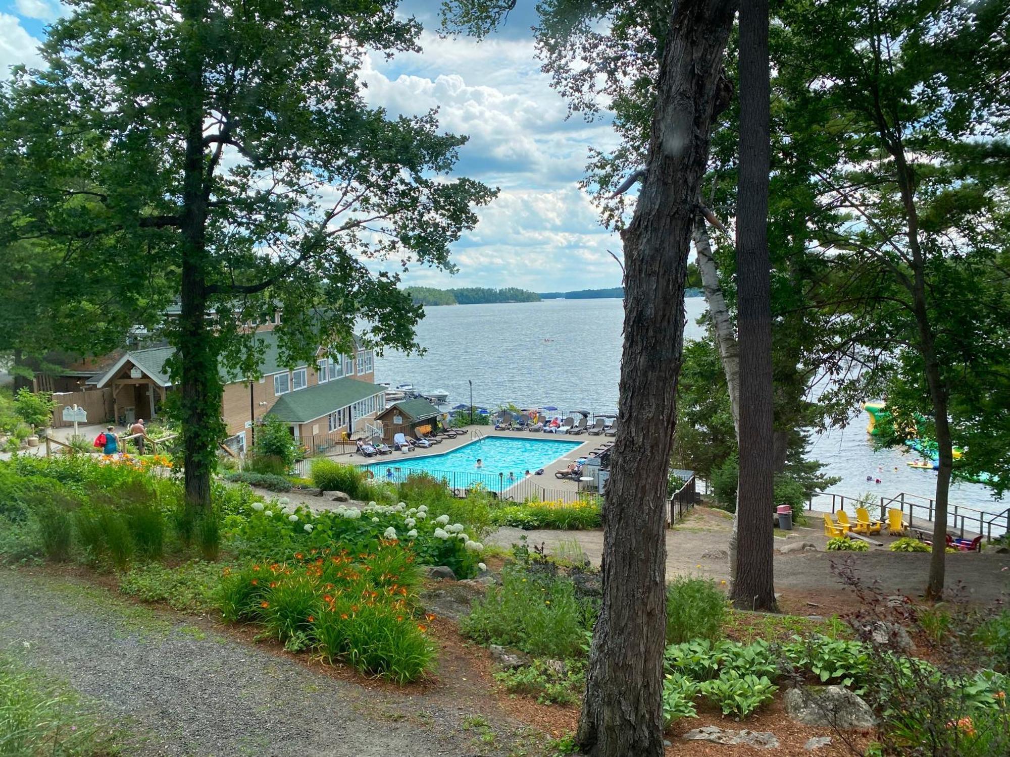 Rocky Crest Golf Resort Mactier Exteriör bild